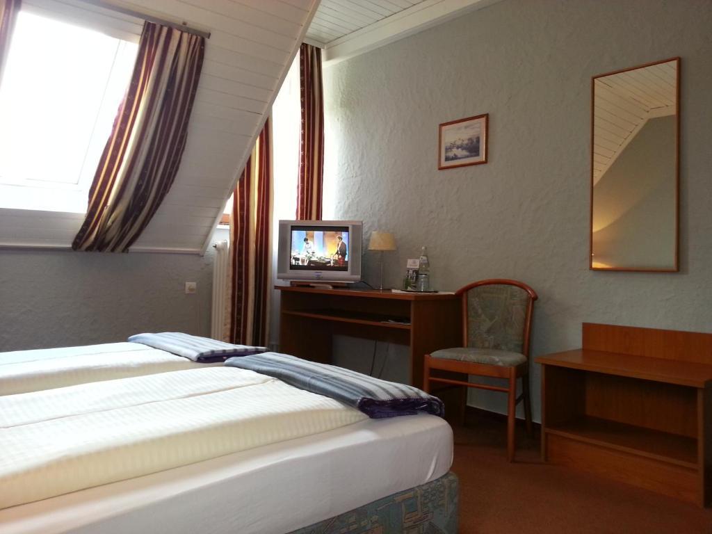 Hotel Restaurant Klostermuehle Ройтлінген Екстер'єр фото
