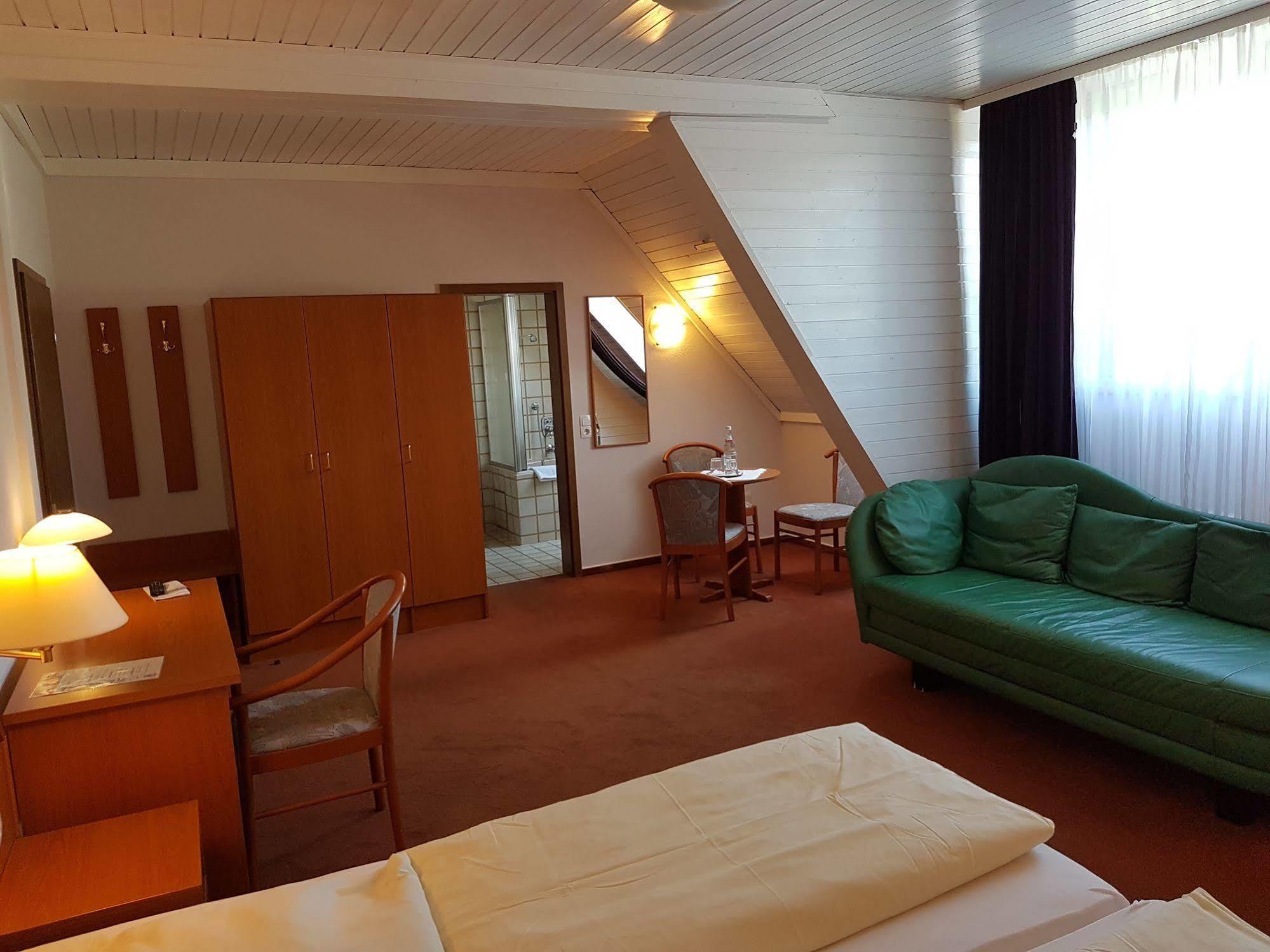 Hotel Restaurant Klostermuehle Ройтлінген Екстер'єр фото